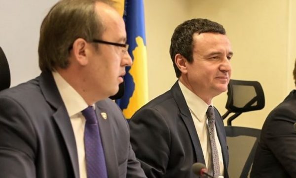 Hoti i reagon Kurtit: Ligjet dërgohen në Kushtetuese kur ka dyshime se mund të cenohet rendi kushtetues