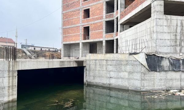 Në këtë gjendje ka përfunduar objekti i paraparë për Spital në Ferizaj