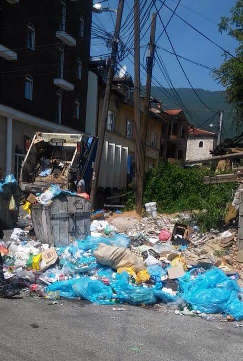 ​Peja e “mbuluar” nga mbeturinat, kompania paralajmëron shtrenjtimin e tarifave