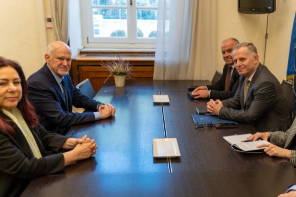 Bislimi takohet me deputetë të Greqisë: Synohet të forcohet partneriteti