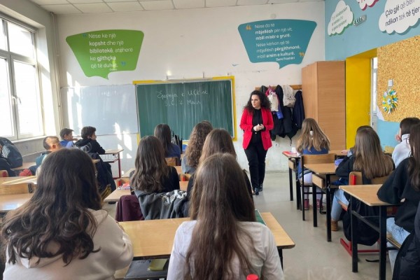 Nxënësit orën e parë ia kushtuan Epopesë së UÇK-së