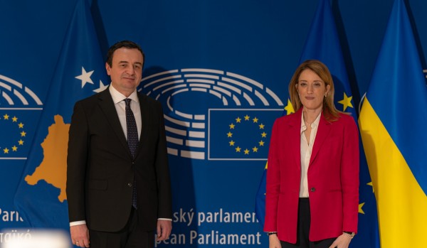 ​Kurti takon presidenten e Parlamentit Evropian, Metsola, biseduan për planin evropian