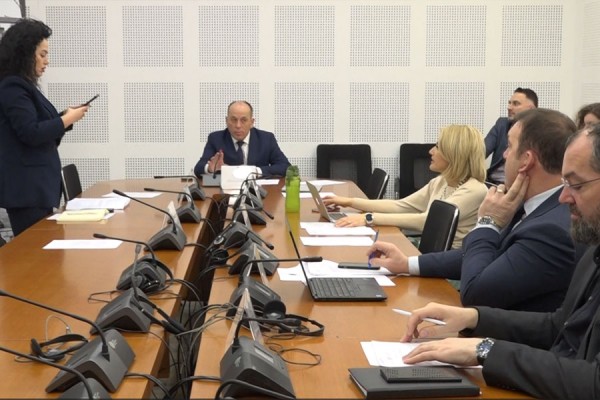 S’ka kuorum, dështon mbledhja e Komisionit për Ekonomi