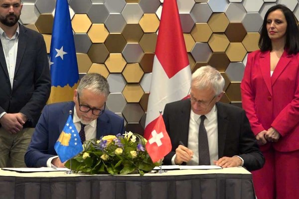 Vitia e Kolly nënshkruajnë marrëveshjen në vlerë prej më shumë se 5,5 milionë franga