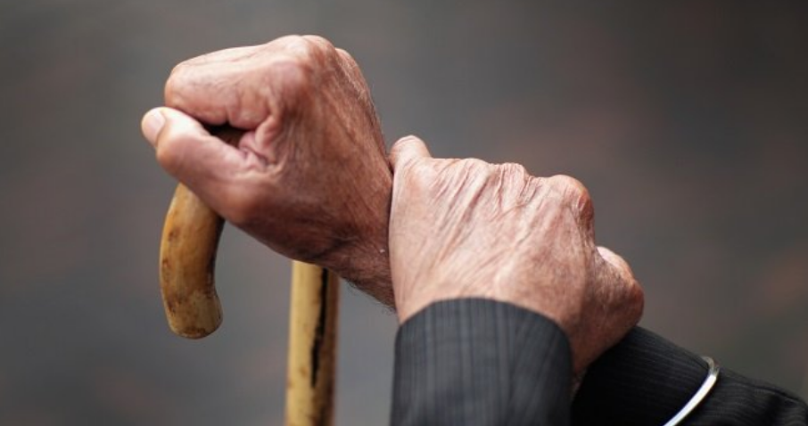 Zveçan: Nipi rrah gjyshen dhe arratiset