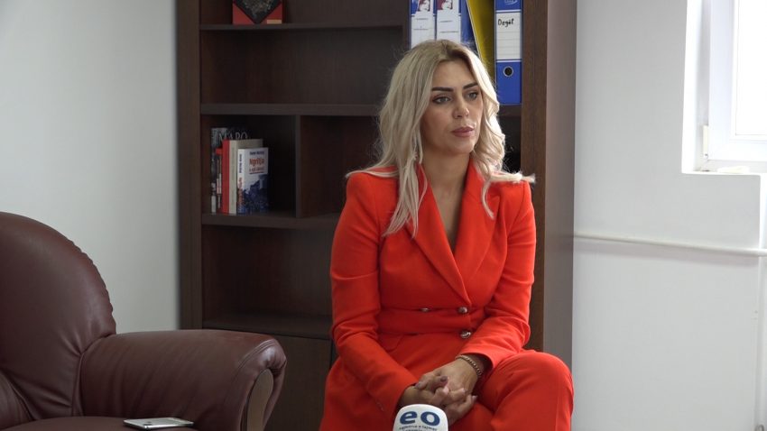 Blerta Deliu i del në mbrojtje Ganes: Mendësia e racizmit kulturor nuk kalon