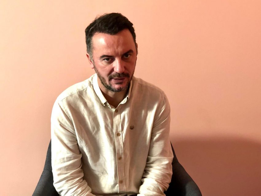 Molliqaj-Kurtit: Mos prano, dorëhiqu dhe hajde e kundërshtojmë bashkë në shesh