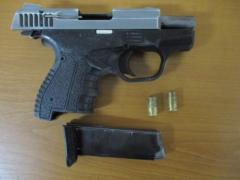 Arrestohet një i dyshuar për mbajtjen të paautorizuar të armës
