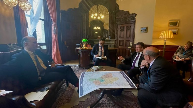 Lajçak në Londër takohet me Peach dhe flasin për dialogun Kosovë – Serbi