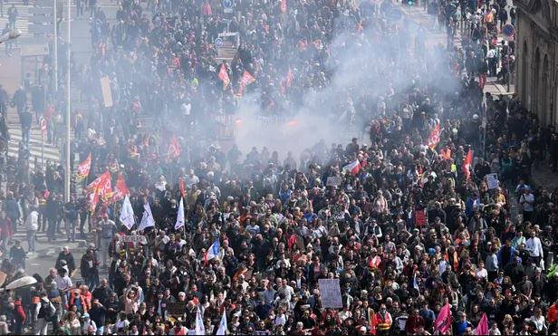 Protestat në Francë, policia arreston 457 persona