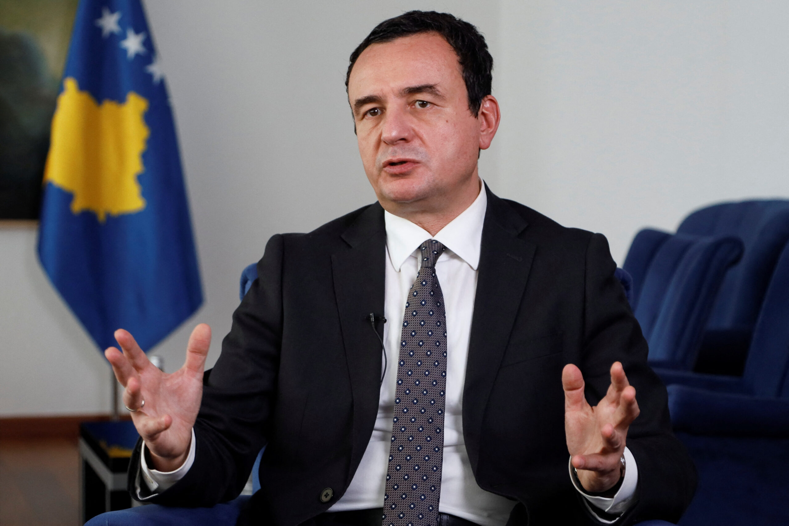 Mbi 600 të rijnë nga komunitet përfitojë praktikë me pagesë – Kurti: Po i realizojmë premtimet