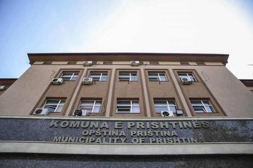 Komuna e Prishtinës: Përjashtohet nga puna punëtori që ushtroi dhunë ndaj qenit në Strehimoren e Kryeqytetit