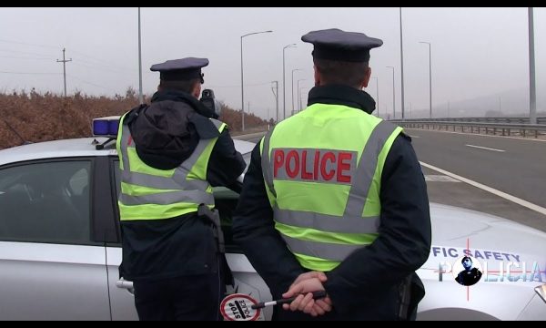 Vozisnin në gjendje të dehur, dënohen dy shoferët me 200 euro dhe 6 muaj heqje pantentë shoferi