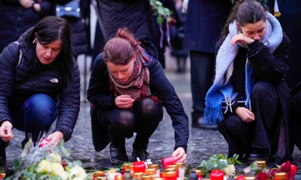 Çekia shpall ditë zie të shtunën për viktimat e sulmit në Pragë