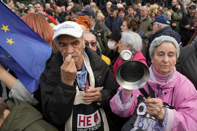 “The Guardian”: Serbia një shtet i kapur, BE vijon të heshtë