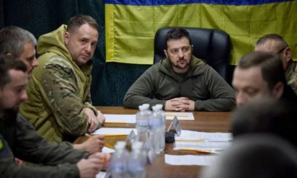 Paralajmëron Zelensky, a po bëhen Krimeja dhe Deti i Zi fokus i luftës?