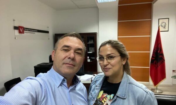 Gruaja e Rexhep Selimit tregon pse u largua një avokat nga ekipi mbrojtës