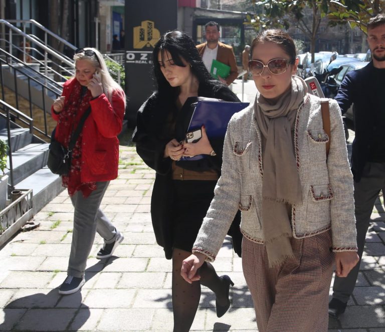 Elia Zaharia: Po deformohen shumë gjëra, s’mund të bëj dalje publike se jam në gjyq