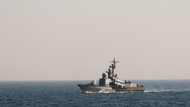 Ukraina thotë se ia ka goditur Rusisë edhe një luftanije
