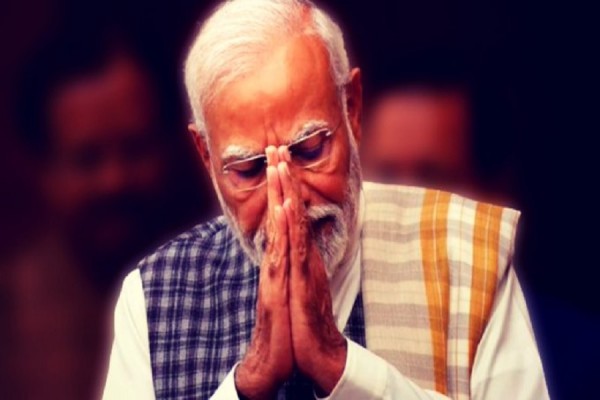 ​India shkon drejt qendrave të votimit në zgjedhjet më të mëdha në botë