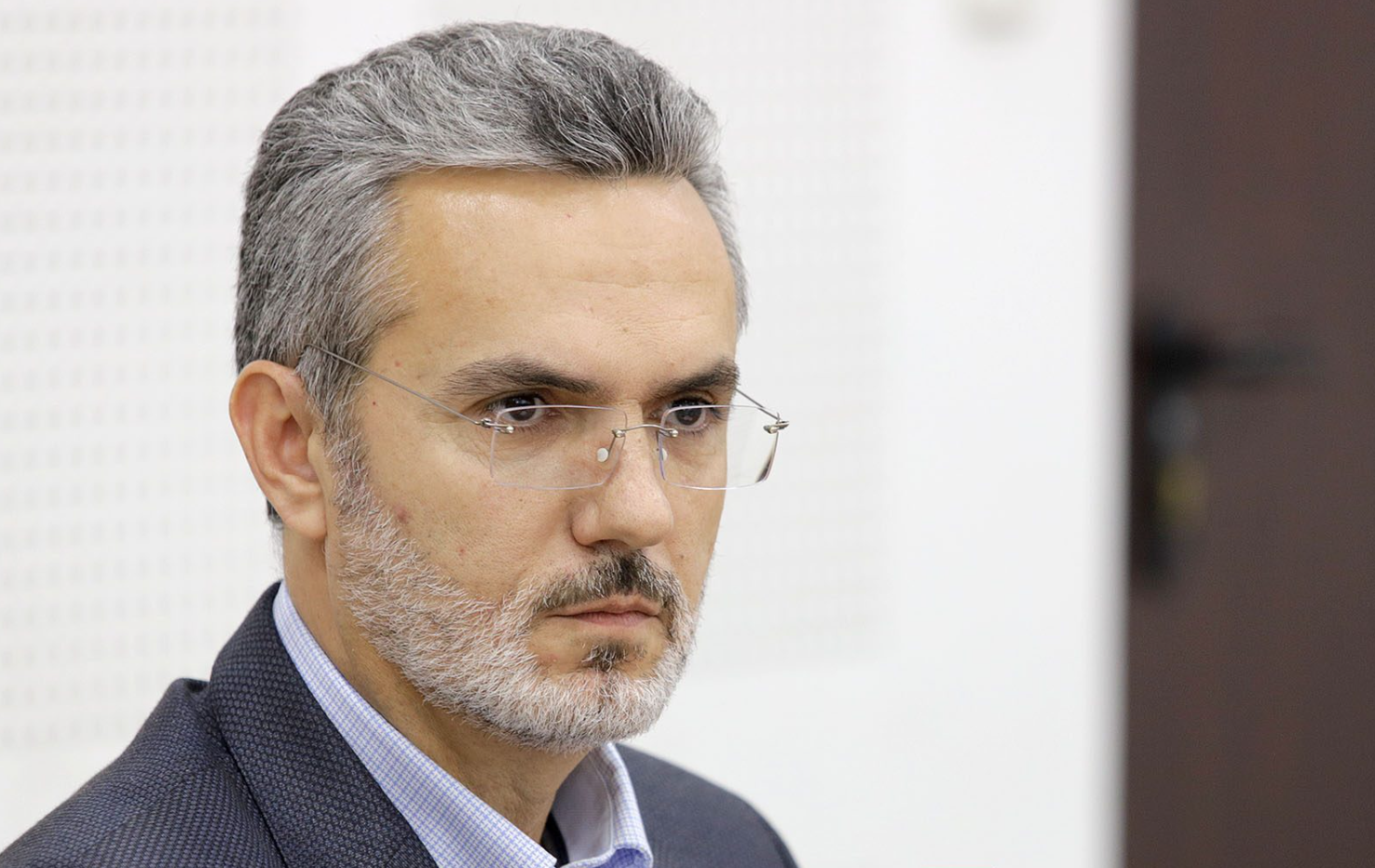 “Albulena duhet të tërhiqet vetë – nuk e duan”, Bujar Dugolli thotë se emri i saj nuk duhet të bëhet pengesë për institucionet