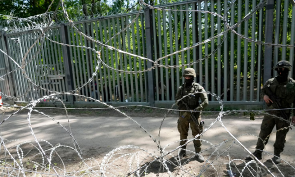Polonia thotë se Rusia dhe Bjellorusia po përdorin emigrantët për të ndihmuar të djathtën europiane