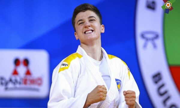 Laura Fazliu kalon në çerekfinale të LO “Paris 2024”
