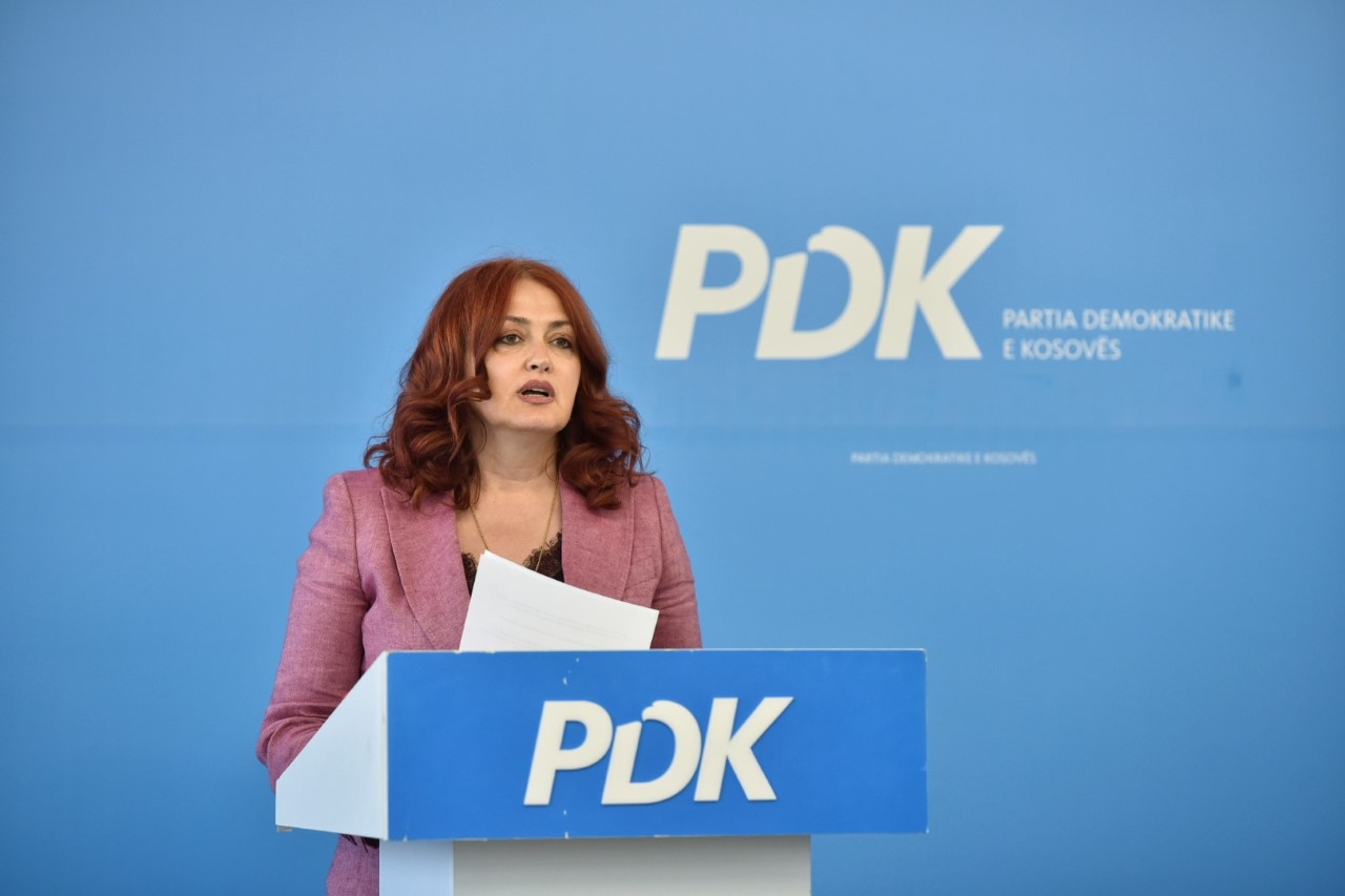 Hoxha kritikon LVV-në: Fakulteti i Arkitekturës po përdoret për aktivitetet partiake
