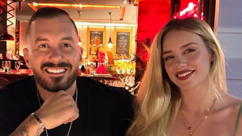 Heidi krijon një poezi për të, Romeo emocionohet