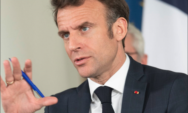 Macron thërret një takim krize me biznesmenët e prekur nga tarifat e Trump