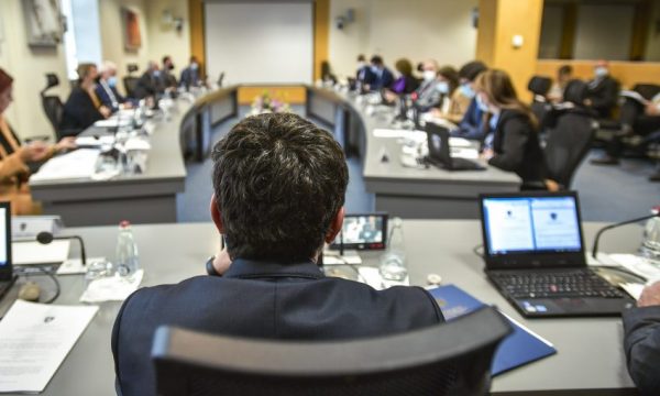 Kurti thërret mbledhje të Qeverisë