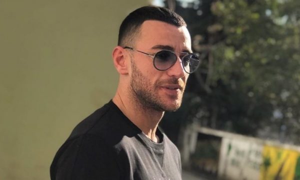 “A i keni marrë parashutat”, Stresi tallet me Policinë pasi u shpall në kërkim nga autoritetet e Kosovës
