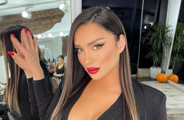 Erjola Doçi sjell foto nga fitnesi, shfaqet provokuese