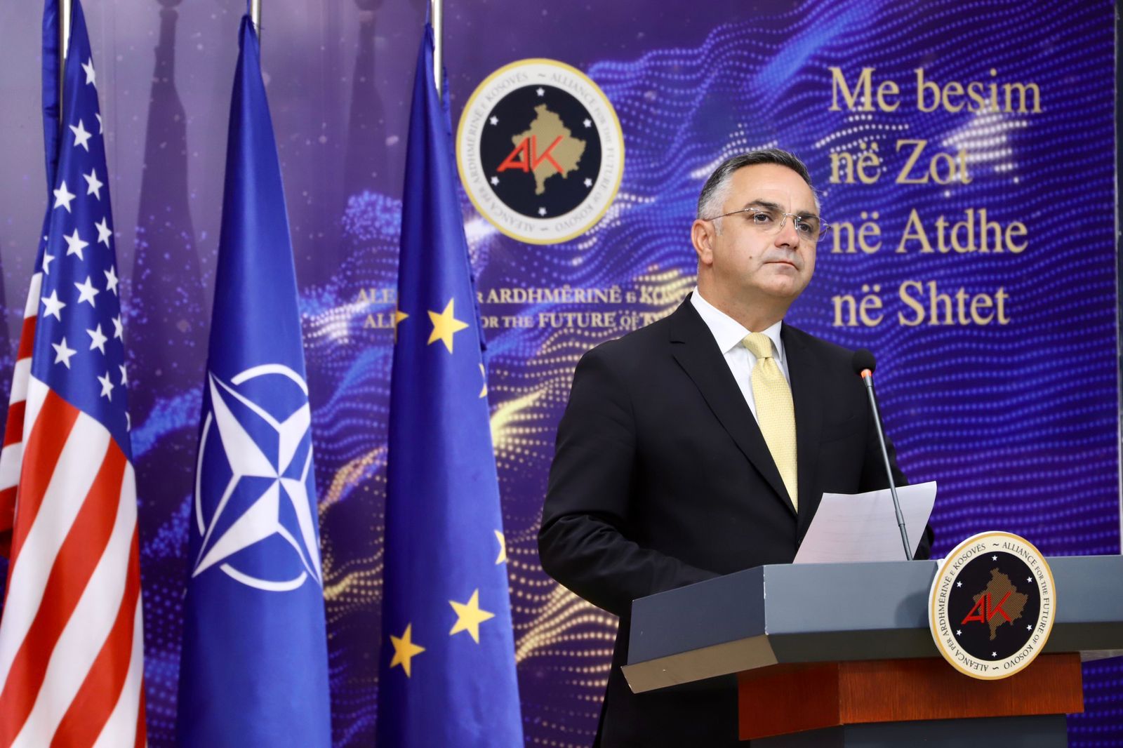 “Qeveria mbijeton, Kosova humb”, Tahiri i AAK-së thotë se efektet e bllokadës institucionale janë kolosale
