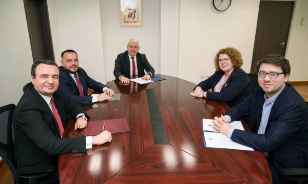 Kurti njofton për vendimin e hapjes së fabrikës së municionit – Maqedonci, Sveçla, Murati e Hajdari pjesë e komisionit