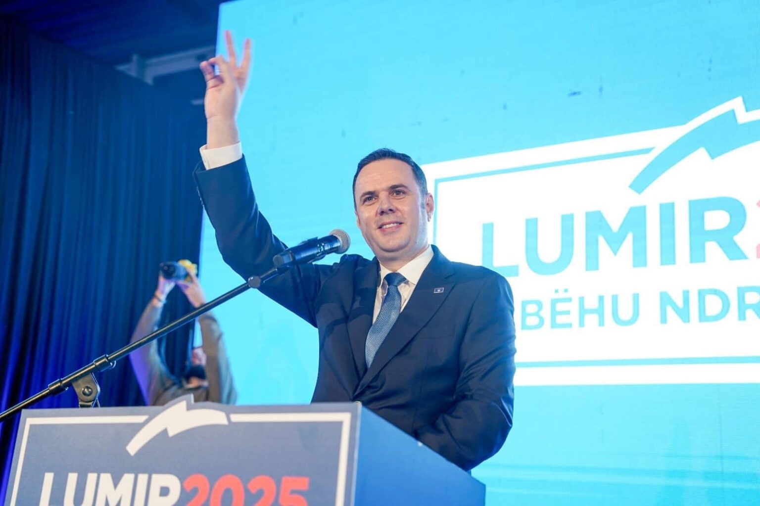 Abdixhiku të dielën takohet me mërgatën në Zvicër, shpalos programin politik “Rruga e re”