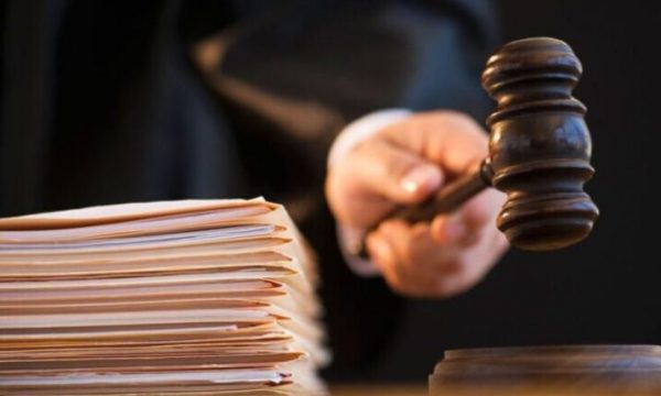 Me propozim të mbrojtjes, të akuzuarit për 180 kg kokainë i zëvendësohet masa e paraburgimit me arrest shtëpiak