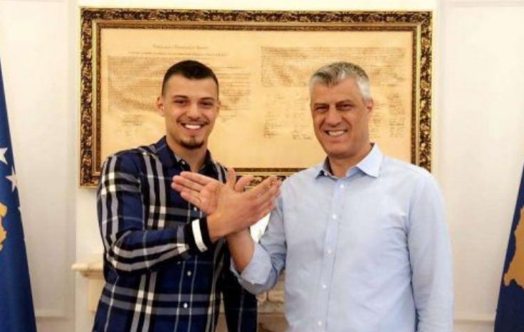 Endrit Thaçi uron 28 Nëntorin me foto të Ismail Qemalit dhe Hashim Thaçit