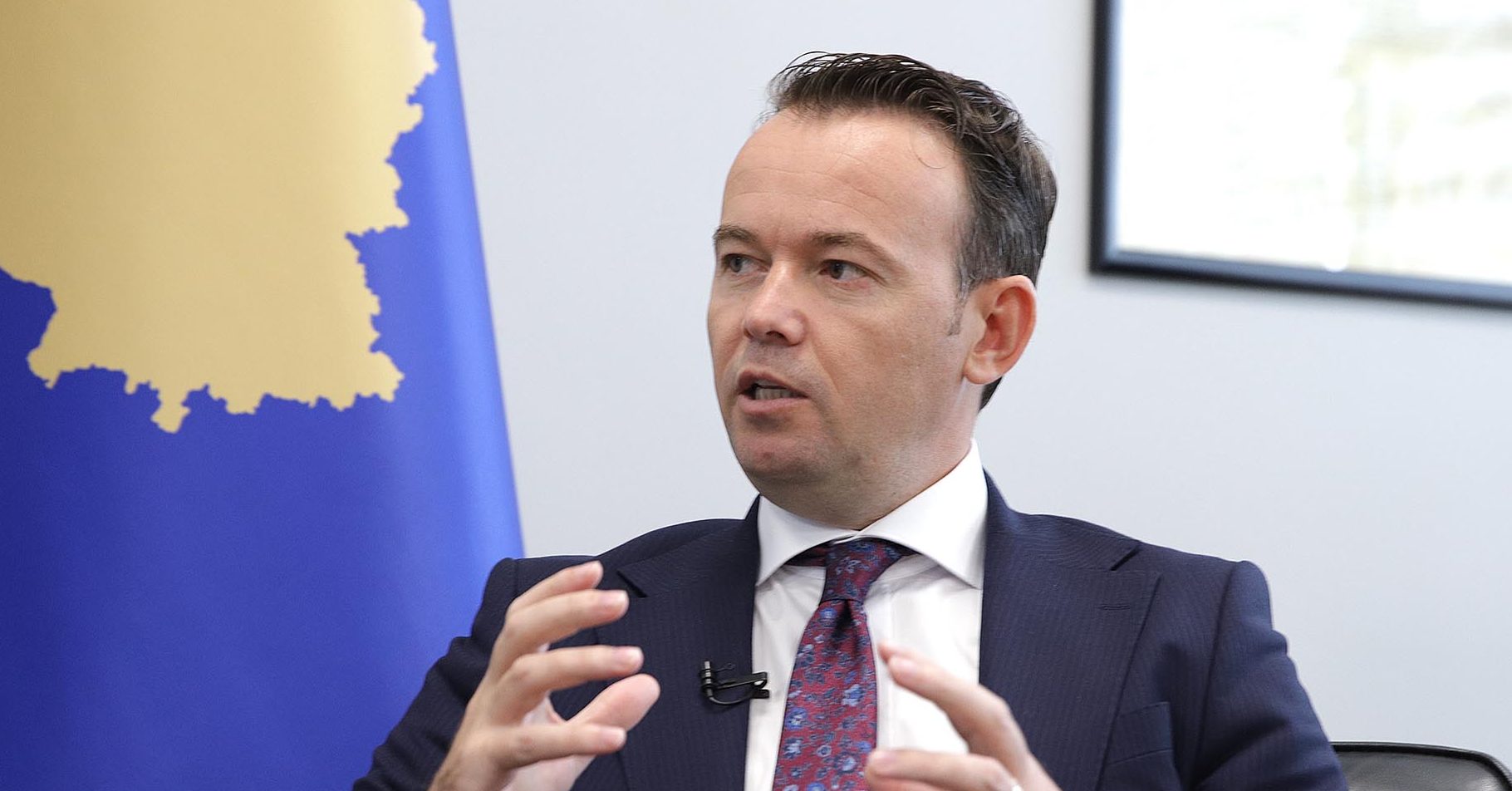 I quajti ‘hajna’ në kuvend, Peci i kundërpërgjigjet Haki Abazit: Më kërkonte favore