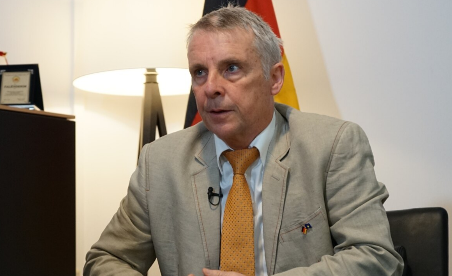 S’ka më fushatë te mërgimtarët në Gjermani, Ambasada: Me Kosovën jemi aleatë, presim respektim të rregullores