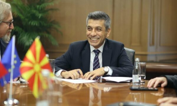 Mexhiti i del në mbrojtje Kurtit: E tha të vërtetën, në RMV s’ka ligj të veçantë për gjuhën shqipe