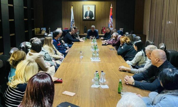 Lista Srpska mblidhet në takim për të diskutuar për “çështjet politike, situatën e sigurisë dhe për aktivitetet e ardhshme”