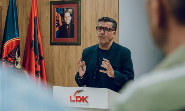 Lutfi Haziri: Regjimi i Kurtit përmbyset në Gjilan, u kërkojmë falje rugovistëve që s’i zuri salla