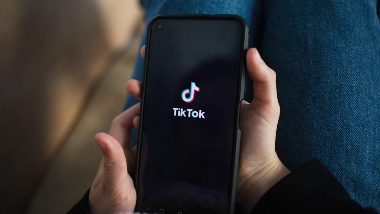 Lëndohen edhe dy fëmijë në Shkup, si pasojë e sfidës së re në TikTok