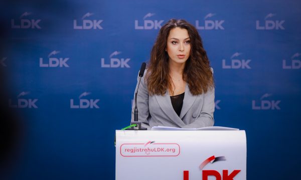 ​Kica-Xhelili: Dehari s’ka të drejtë të ftojë për konsultim partitë politike