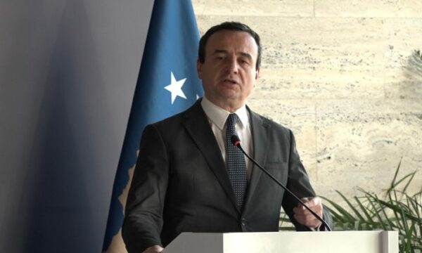 Fetahu: Është tragjike që kryeministri nuk e njeh Kushtetutën