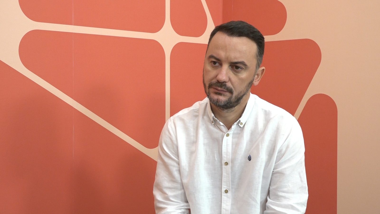 Molliqaj: Rryma nuk shtrenjtohet në veri — këto ndasi vetëm krijojnë përplasje e konflikte ndëretnike
