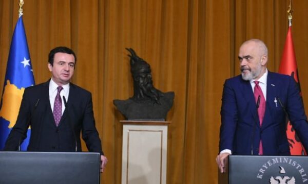 Seanca parlamentare Kosovë-Shqipëri pritet t’i bëjë bashkë Kurtin dhe Ramën