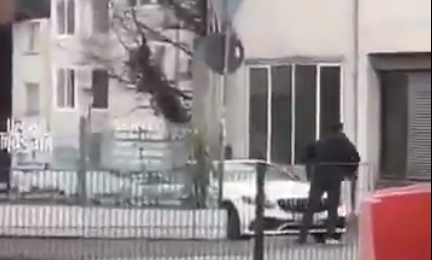 Dalin pamjet nga momenti i plagosjes të njërit nga familjarët e autorëve të vrasjes së Besar Nimanit