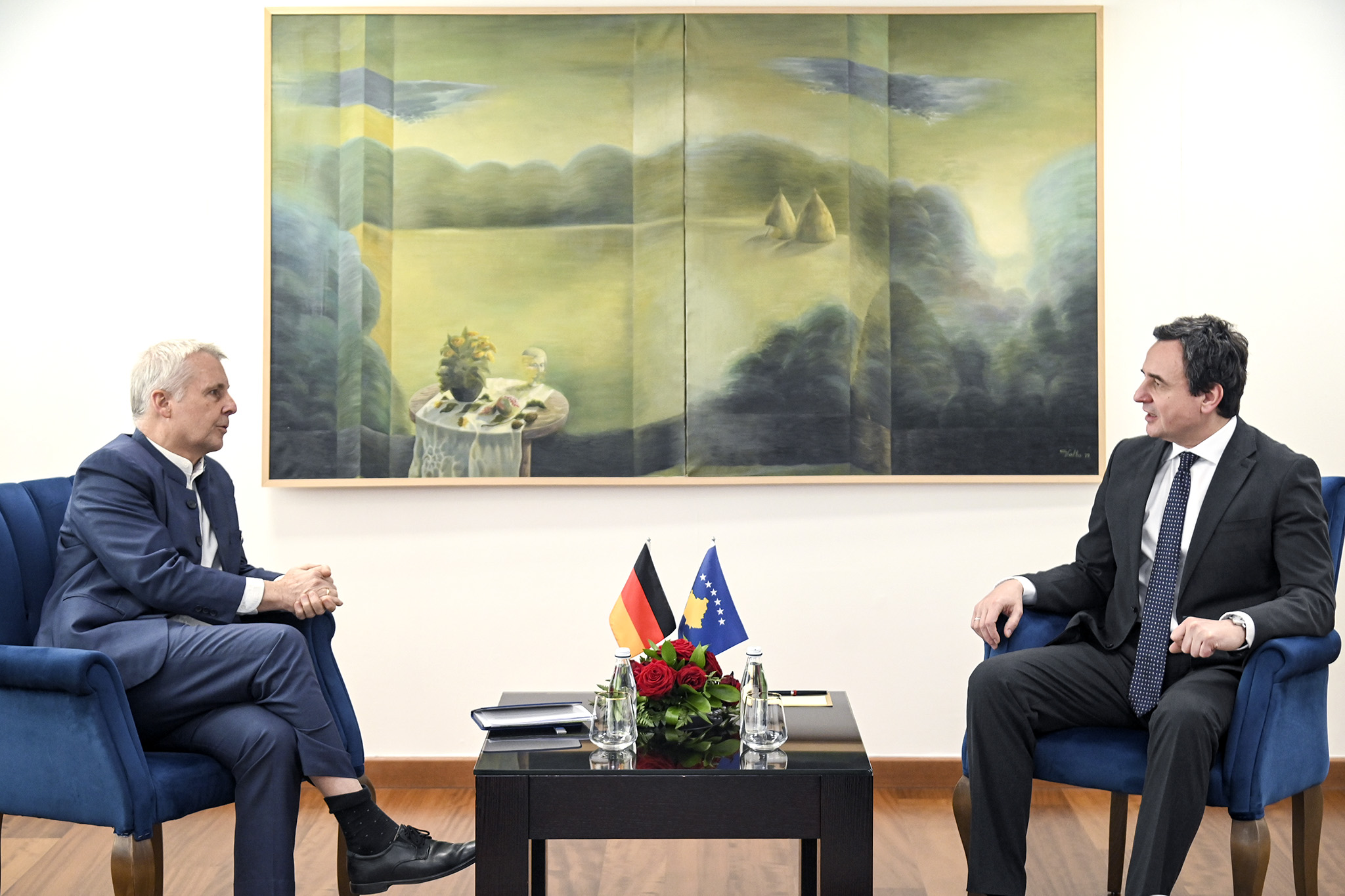 Kurti takon Rohden: ZKM shkurtimisht njofton se diskutuan për zgjedhjet dhe formimin e institucioneve